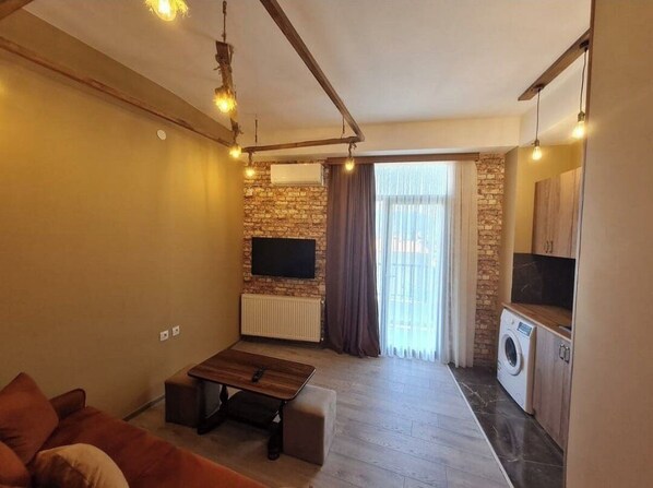 Smart TV - Royal Apartment -Old Tbilisi 73A (Tbilisi)