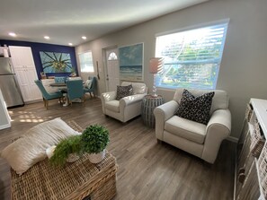 TV - ARLINGTON PARK COTTAGE 🌴SELBY GARDENS 🌺 MARINA JACKS 🛥 O’LEARYS 🌅 A 1 MILE WALK😎 (Sarasota)