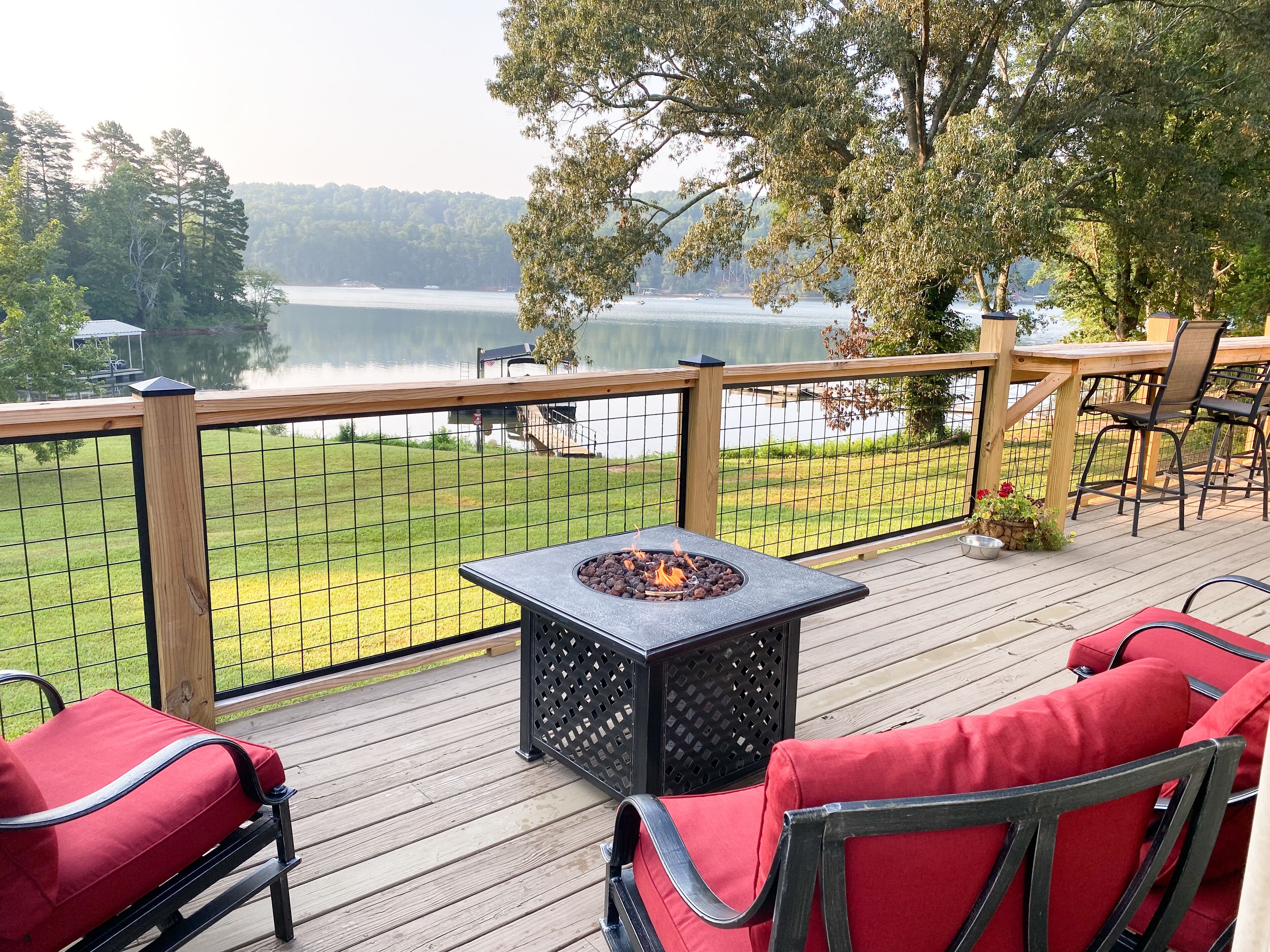 Cozy and Quiet Lake House- 30 Minutes from Clemson