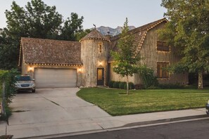 Exterior - Unique Getaway | Hot Tub & Waffle Breakfast! (Orem)