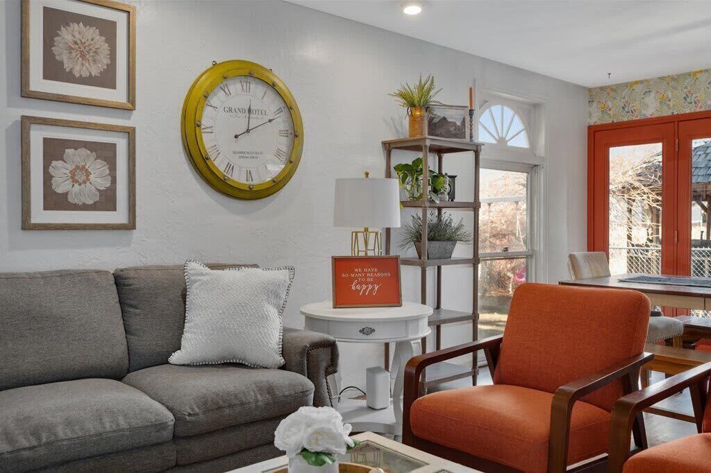 Smart TV, table football, books, computer monitors