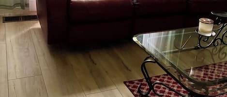 Een smart-tv en een open haard