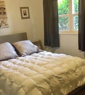 4 bedrooms, free WiFi, bed sheets