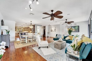 Smart TV, offices - Waterfront Oasis w/ Heated Pool and Spa, and Close to Beach! (Fort Lauderdale)