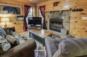 Smart-TV, Kamin, Videospiele, DVD-Player