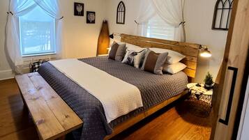 2 bedrooms, desk, iron/ironing board, travel crib