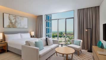 Studio, 1 King Bed | 2 bedrooms, in-room safe, laptop workspace, blackout drapes