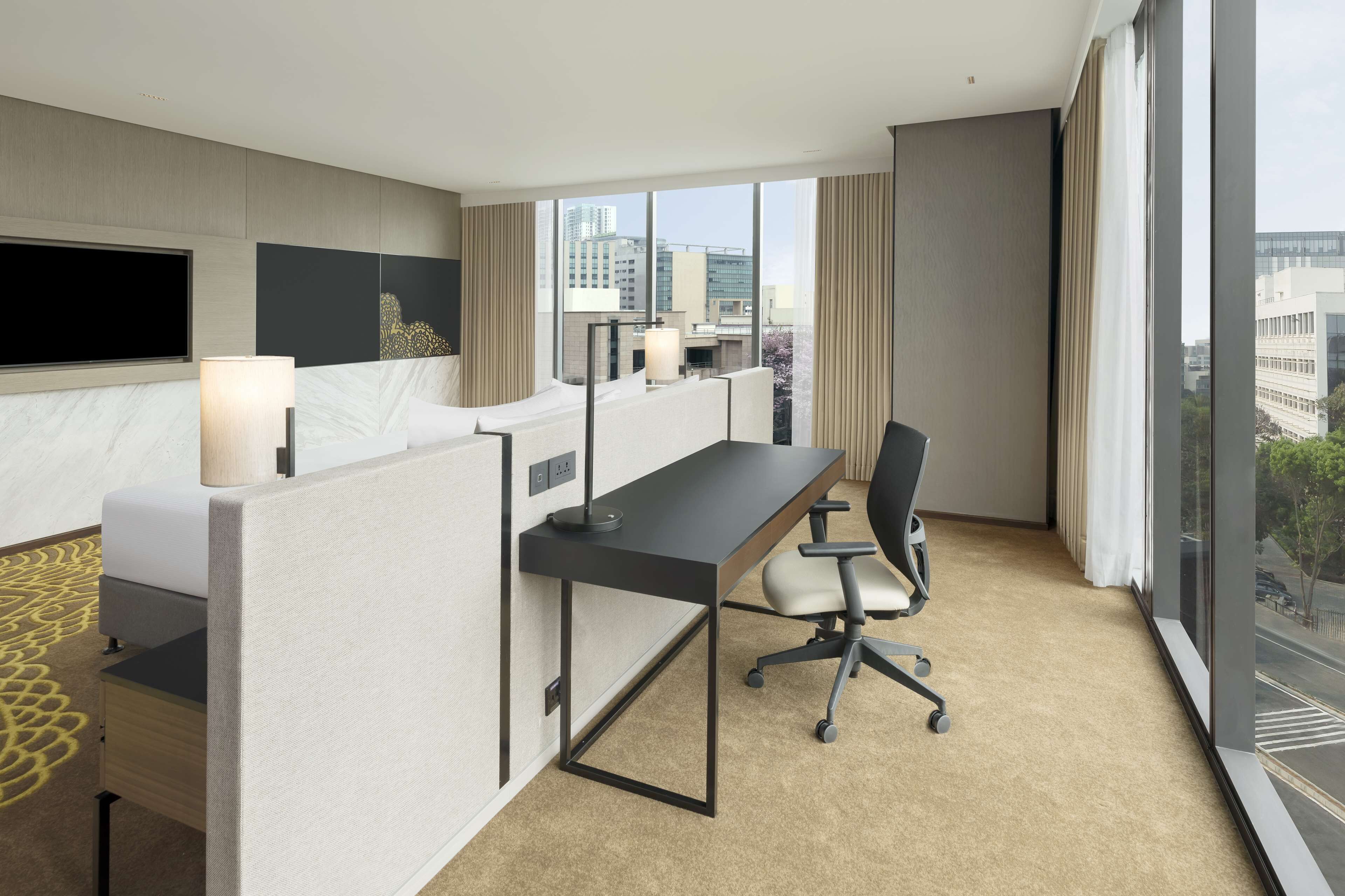 Suite, 1 Bedroom | Premium bedding, pillow-top beds, minibar, in-room safe