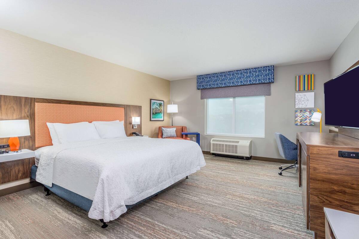 Pillowtop beds, desk, laptop workspace, blackout drapes