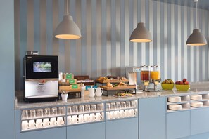Free daily buffet breakfast