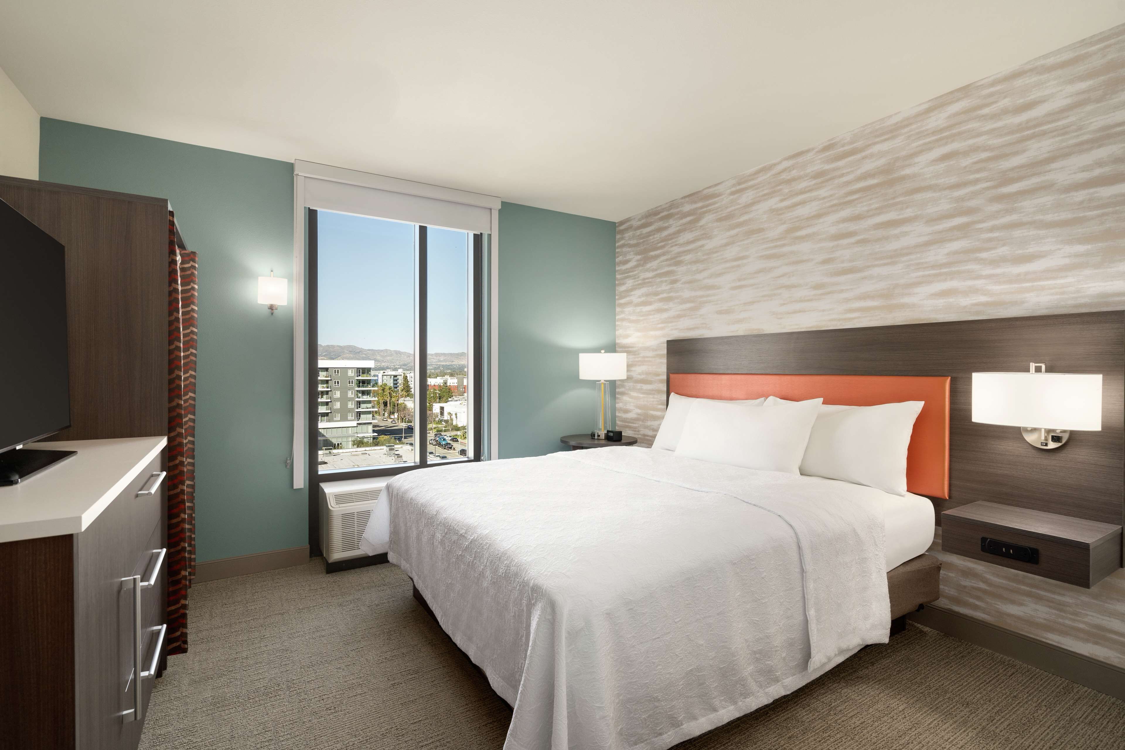 Photo - Home2 Suites By Hilton Woodland Hills Los Angeles