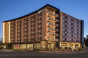 Exterior - Home2 Suites By Hilton Woodland Hills (Woodland Hills)