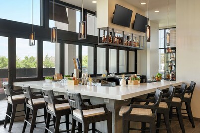 Home2 Suites By Hilton Woodland Hills