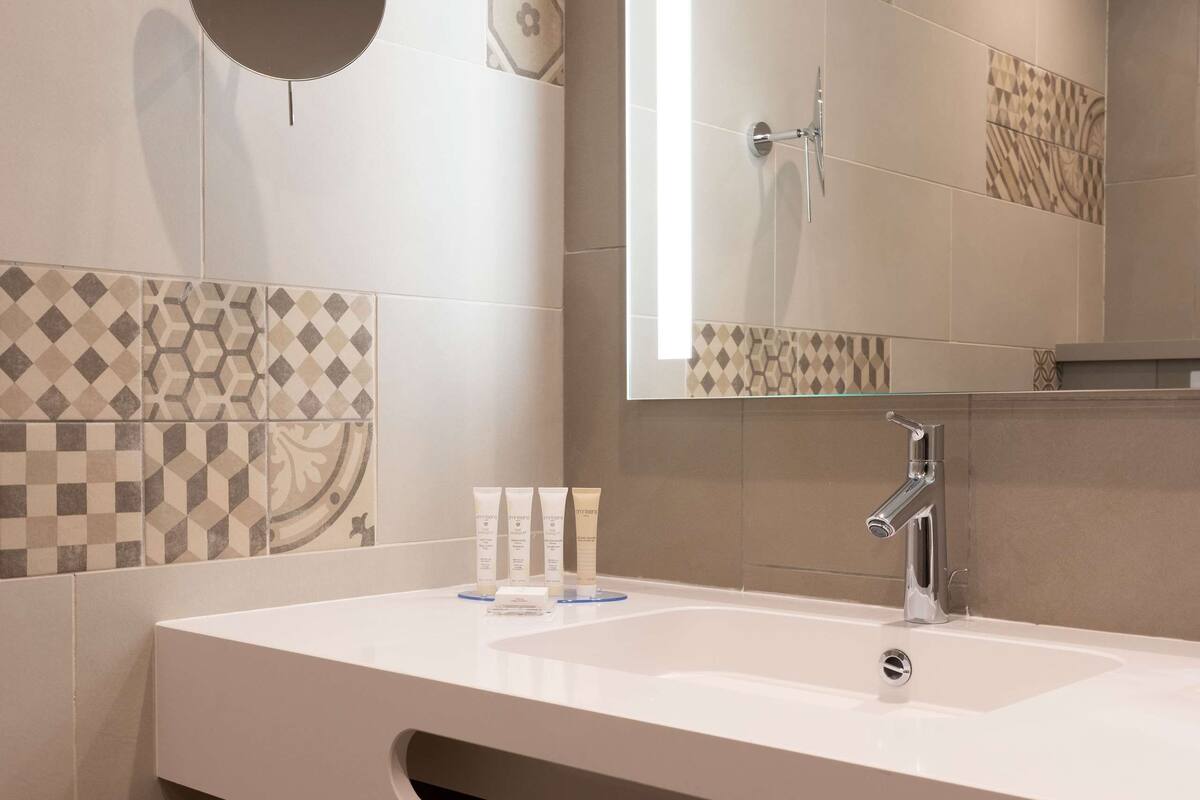 free toiletries, hair dryer, towels