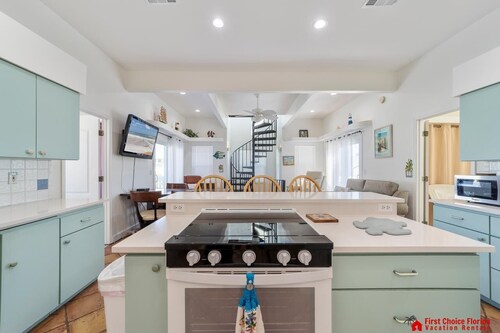 Atlantic View Pool Home ~ Great Ocean Views ~ Lots of Decks!