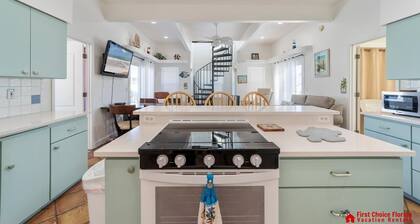 Atlantic View Pool Home ~ Great Ocean Views ~ Lots of Decks!