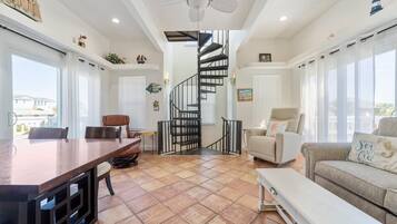 Télévision, lecteur de DVD, chaßne hi-fi