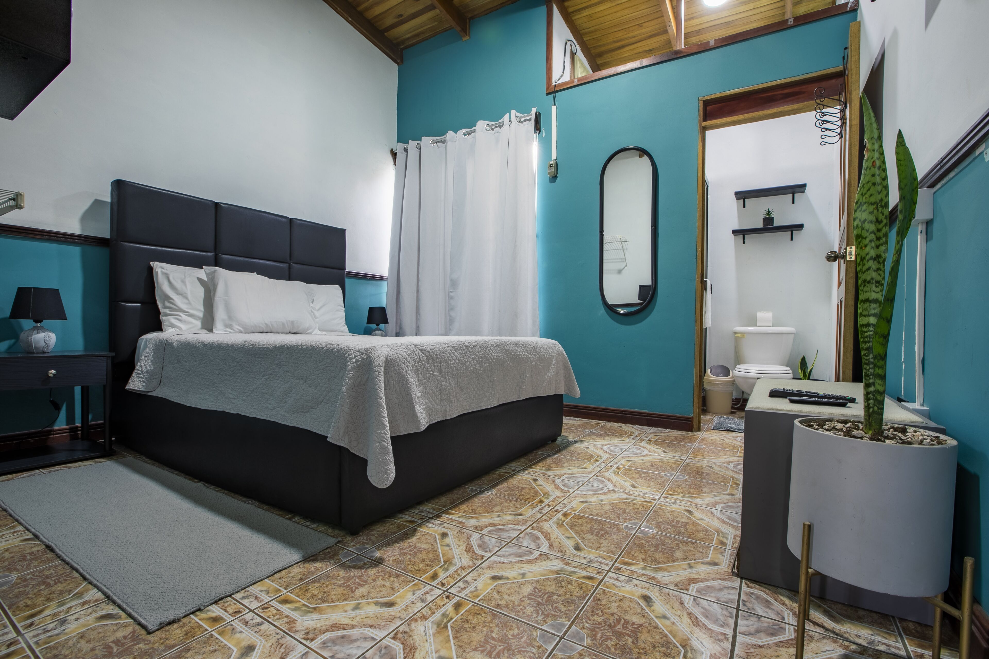 3 bedrooms, free WiFi, bed sheets