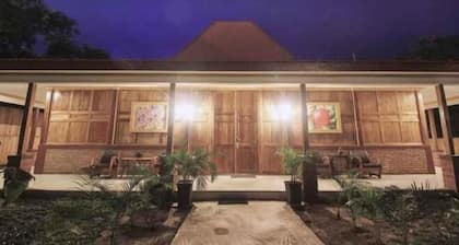 Parai Beach Resort Telengria