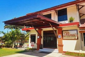 Exterior - Parai Beach Resort Telengria (Pacitan)