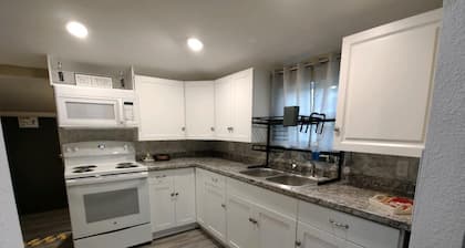 This unique 3 bedroom , 1 bath home rental nearby downtown Arcadia, FL.