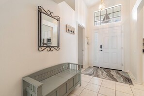 Interior - Turtle Lake - Inspiring Lake Views with Heated Pool (Bradenton)