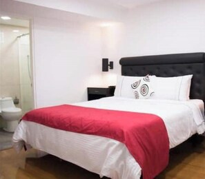 9 bedrooms - Entire hotel with no rules. (Medellín)