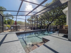 Piscine extérieure, piscine chauffée