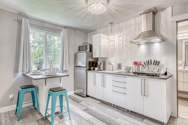 Fully stocked private En-suite Kitchen