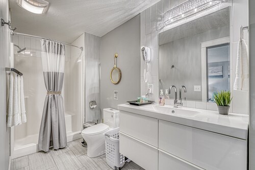 Lighthouse Inn & Suites Extended Stay
Boutique Hotel I-69 Exit 334