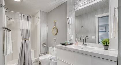 Lighthouse Inn & Suites Extended Stay
Boutique Hotel I-69 Exit 334