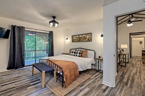 3 bedrooms, desk, free WiFi, bed sheets