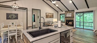 Modern farmhouse for family fun - mins to downtown