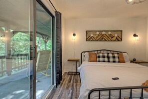 3 bedrooms, desk, free WiFi, bed sheets