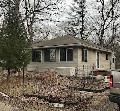 Cabin at the end of the road! Lower Pine Lake 