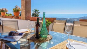 Outdoor dining - Villa María del Carmen Frigiliana by Ruralidays (Málaga)