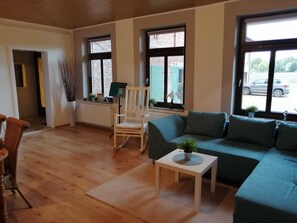 Unclassified image, 3 of 19, button