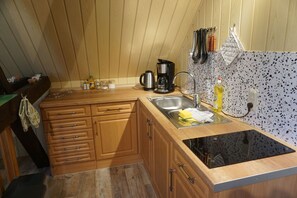 Refrigerador, microondas, cafetera/tetera, tetera/pava eléctrica