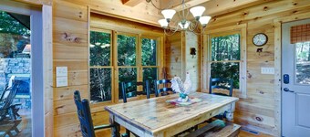 Big Bear-Misty Mtn Morning Views, Exquisitely Furnished, Pool Table, Hot Tub