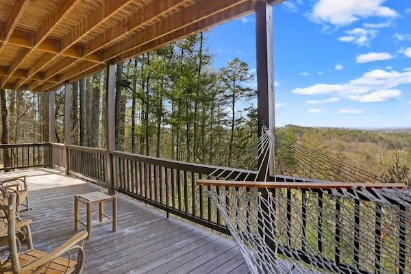 LOWER FL PORCH HAMMOCK SIDE
