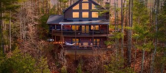 Award Winning Stunning Sunset Mtn. Views, Hot Tub