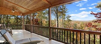 Spacious Romantic Escape w/ Spa, Grand Fire Pit