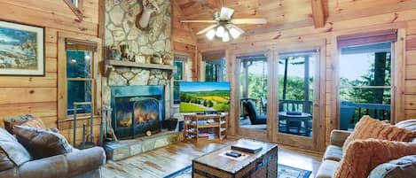 TV connectée, cheminée, espaces bureaux