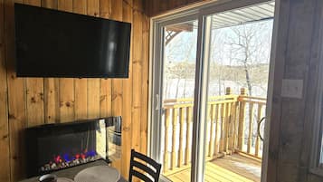 Quarto panorâmico, várias camas | Individualmente decorados, espaço de trabalho para notebook