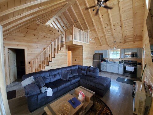 Luxury custom built cabin in Jackman WITH DIRECT TRAIL ACCESS FOR POWERSPORTS 