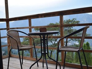 تناول الطعام بالخارج