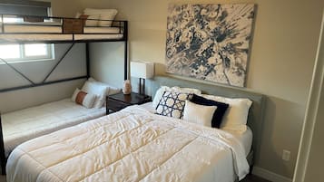 4 dormitorios, tabla de planchar con plancha, wifi gratis y ropa de cama