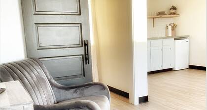 3 Bed Family Suite - Incredible views of Kachemak Bay!