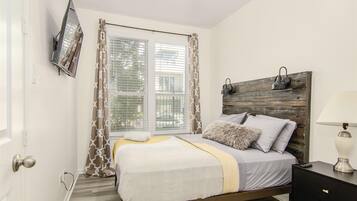 4 habitaciones, escritorio, tabla de planchar con plancha y wifi gratis