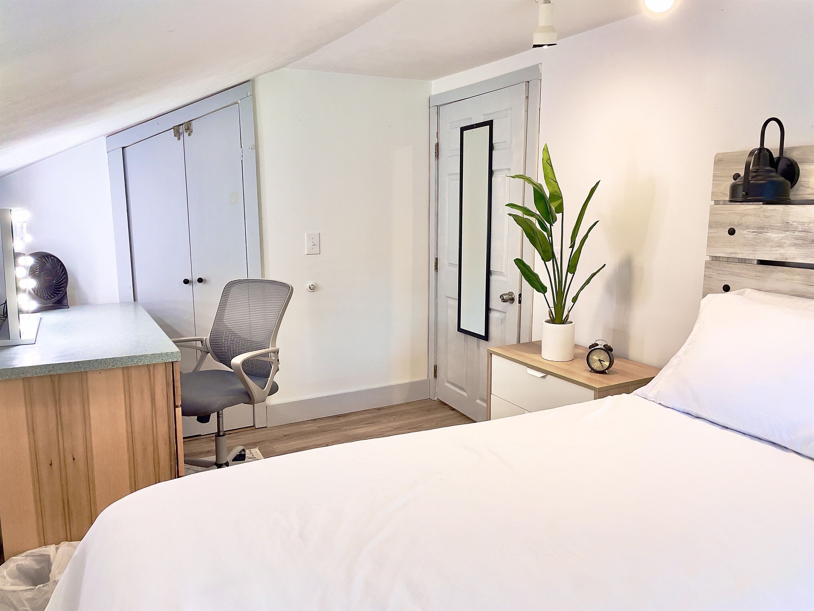 3 bedrooms, desk, iron/ironing board, free WiFi